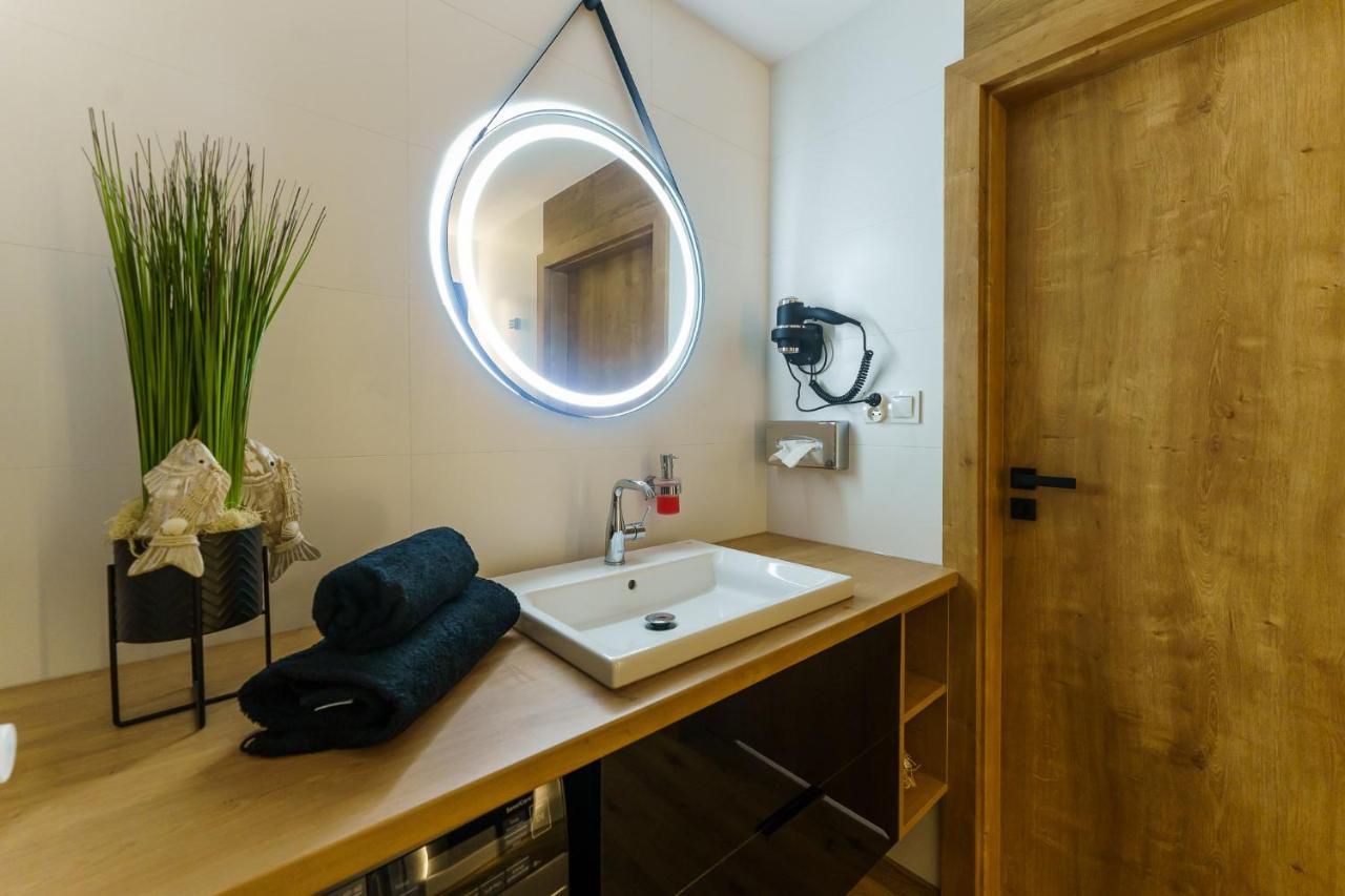 Ustronie Apartments - Apartamenty Komfort, Widok Na Morze, Parking Ustronie Morskie Kültér fotó